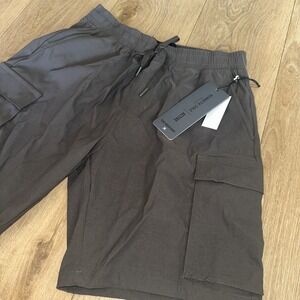 Kenneth Cole Men's Tech Jogger Cargo Active Shorts Asphalt Drawstring Small NEW
